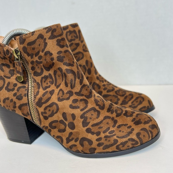 STYLE & Co. Womens Brown Leopard Print Side Zip Masrinaa Booties 7M XLNT Cond. - Picture 7 of 14